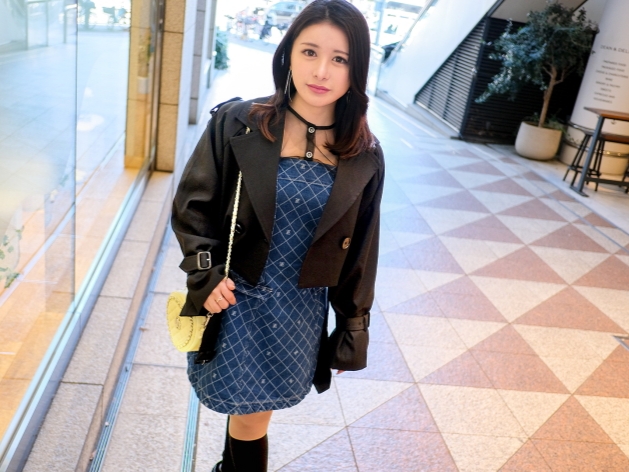 【人妻の淫らな誘惑】「奥さん、そんなにエロい体で誘うなんて…」肉感たっぷりの人妻が不倫セックスで乱れまくり！肉厚マ○コで肉棒を締めつける変態プレイに悶絶必至！