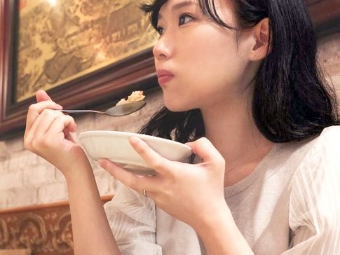 【若妻の危険な決断】『もう我慢できない…』金にルーズな旦那に愛想を尽かした美脚妻がAVで鬱憤晴らし！男優の絶技にビクビク痙攣♡
