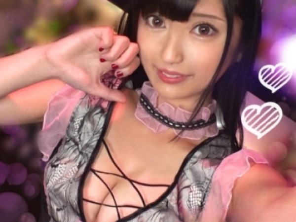 【メイドカフェ美少女の裏バイト】『もっと…欲しい…』スレンダーな店員がコスプレ姿で生チンを貪る！性欲全開でチンポを求めまくるエロプレイ！♡