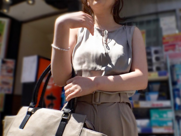 【借金妻の性欲】 旦那の借金返済のためAV出演！ 溜まった欲望を解放し、激しく乱れる人妻の痴態！