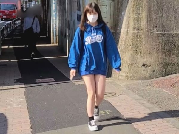 【19歳美尻娘の初挑戦】『デカすぎる…』生足が眩しいピチピチ女子がSEX練習でデカチンに挑戦！生チンを咥え込み、恥じらいながら感じまくる！♡