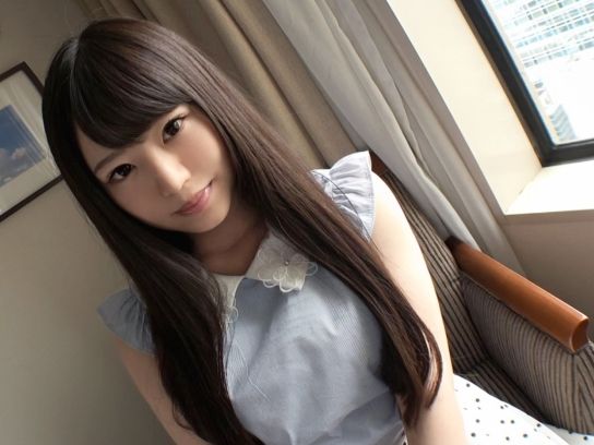 【黒髪ウブ美少女のAVデビュー】『初めてで…ドキドキ…』19歳の純粋無垢な美少女がカメラの前で大胆に！大人しめな見た目とは裏腹に、美白のピチピチプリケツがエロすぎる！ウブな反応と初々しいセックスに興奮間違いなし！ｗｗ