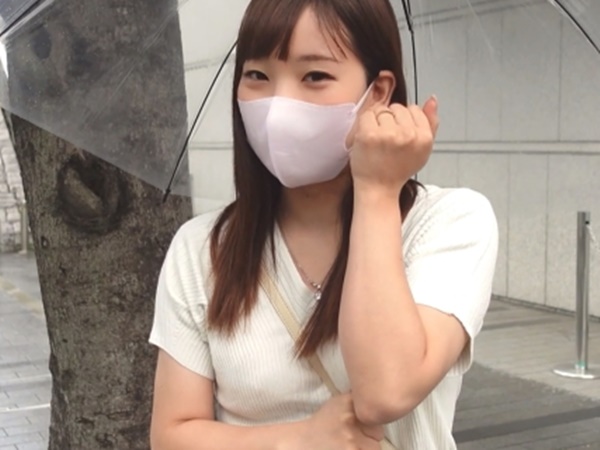 【童顔妻の危険な二面性】『旦那じゃ物足りないの…』不満爆発の若妻が不倫セックスで本領発揮！責め立てるかと思いきや、首絞めファックでMっ気全開！SとMのギャップに興奮必至！！