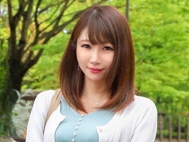 【人妻の秘密の遊び】『ダメ…声が出ちゃう…』30代とは思えない色気たっぷりの奥様が、内緒でエッチな冒険！喉奥フェラで発情し、騎乗位で腰を振りまくる姿がエロすぎる！！禁断の快楽に溺れる人妻の淫らな姿♡