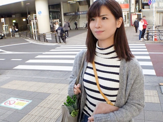 【欲求不満人妻の危険なナンパ】『ダメ…夫じゃ満足できないの…』パイパン美マンを他人棒で激突きされ、理性崩壊！人妻が乱れまくる淫乱セックスを激撮！！