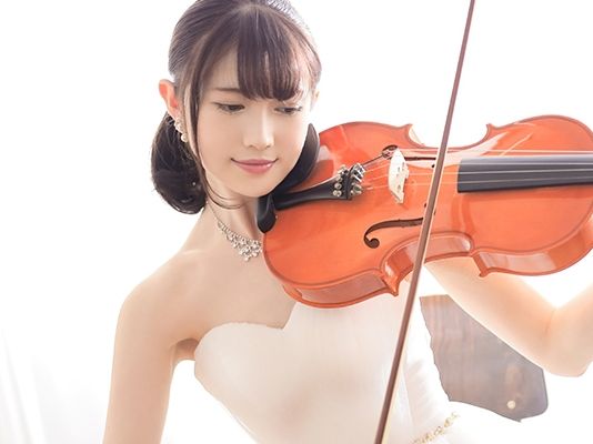 【エリート美少女の恥じらい潮吹き】『こんなの初めて…』超名門大卒の才女がAVで大胆デビュー！超敏感なパイパンマンコから止まらない潮吹き！知的で可愛い彼女が乱れる姿に興奮必至！♡