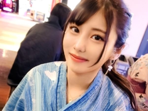 【清楚系ドM娘の裏の顔】『もっと激しく…』セフレとハメ撮りで本性むき出し！プリケツに生チンを打ち込まれ、密着セックスでイキまくるスケベな素人娘！