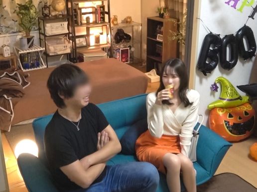 【街角ナンパで即ハメ】『ダメってば…』色白スレンダー美少女を口説き落とし、ゴム無しでヤっちゃう！盗撮カメラが捉えた、素人娘の恥じらいと本気の喘ぎ声♡ 禁断の生ハメに悶える姿は必見！