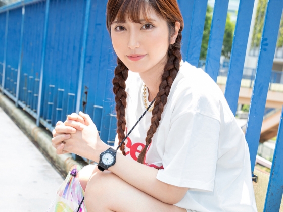 【キュートな美少女の絶頂】手マンで大噴射！トロトロ敏感おマ●コを激ピストンで責められ、感じまくる姿がエロかわいい♡潮吹きしまくる姿は必見！