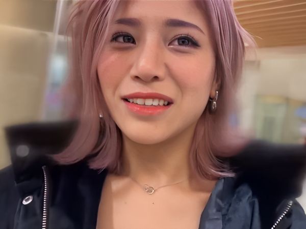 【ギャル素人ハメ撮り】『もっと激しくして♡』日焼け肌のビッチギャルが、おっぱい＆マンコを責められ発情！水着姿でエロ全開の着衣セックス！