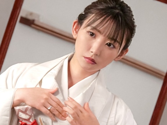 【汗だく】幼馴染の七嶋舞と濃厚なセックス♡手錠で繋がれて連続ピストンされると全身に汗を浮かべて放心♡