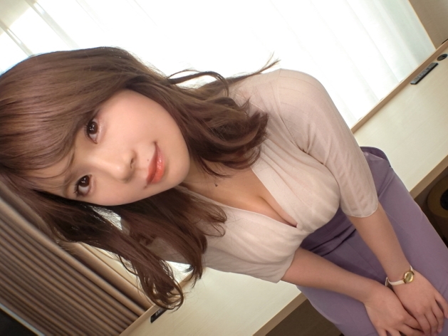 【爆乳美女の極上パイズリ】『気持ちいい？』色白美巨乳お姉さんが柔らかおっぱいでチンコを包み込み、敏感なマ●コを激ピストンで責められ悶絶！