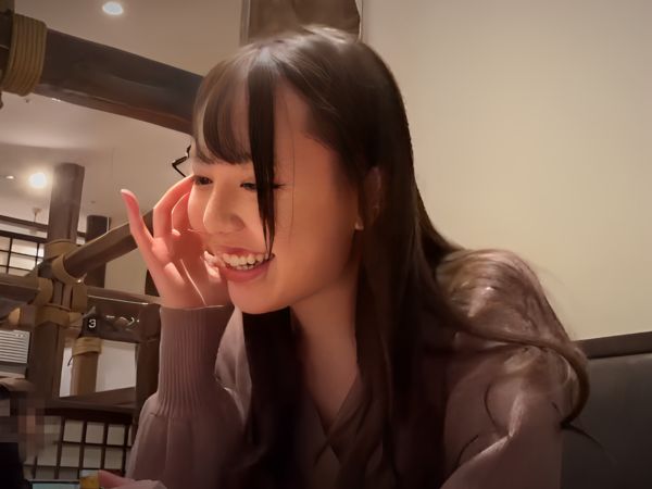 【ちっぱい美少女と変態デート】手首拘束で興奮MAX！スレンダー美少女が正常位＆バックで激ピストン♡素人娘の敏感ボディがチンポに堕ちる瞬間を激撮！