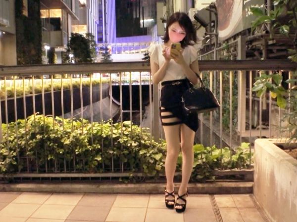 【色白スレンダー美容部員】『ダメ…奥まで当たっちゃう…』貪欲なお姉さんが膣奥ガン突きでガチイキ連続絶頂！ピストンされながらクリを弄るエロすぎる姿に興奮MAX♡