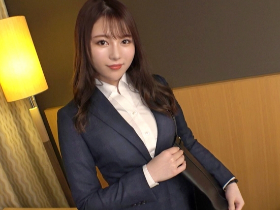 【スーツ姿の美ボディOL】仕事帰りのお姉さんをナンパ！パンスト破いて直に触れる生脚がエロすぎる！スーツ姿で敏感なカラダをイジられ、恥ずかしがりながらも感じまくる姿にフル勃起必至！