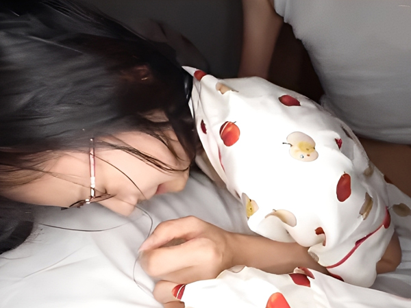 【無理矢理レイプ】寮の管理人が美少女の部屋に侵入！『やめて…』抵抗する少女を力ずくで押さえつけ、無理矢理ハメまくる！恐怖と快楽に震える美少女の悲痛な声が響く…！