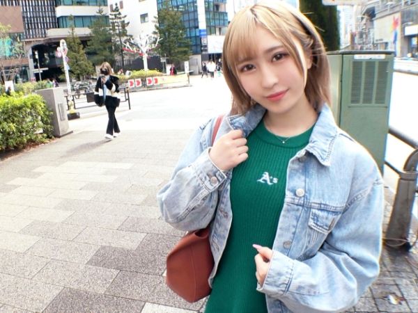 【金髪ギャル美容師の裏バイト】色白スレンダーなエロカワ娘が仰向けチンポにじゅぽじゅぽフェラご奉仕！口内射精で精子をゴックンしちゃうドスケベテクに悶絶必至！これぞギャルの本気プレイ♡