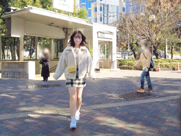 【性欲モンスター女子】『もっと奥まで…』清楚系ビッチがデカチンに夢中！ジュボジュボ音を立ててフェラチオしまくるエロ可愛い素人娘♡見た目と中身のギャップがヤバい！