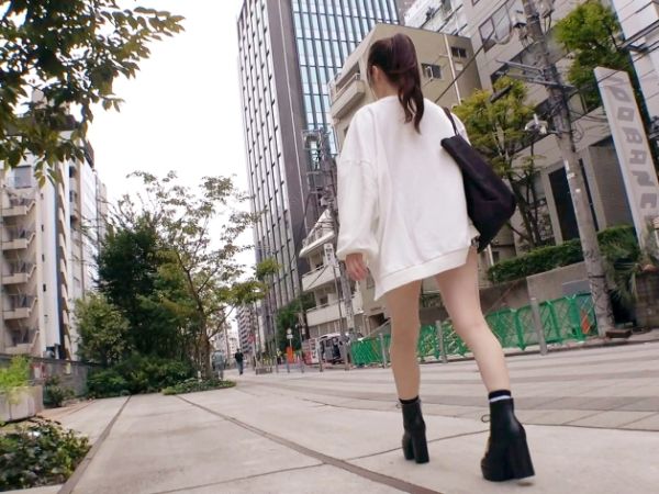 【アイドル志望の20歳】パイパン美少女が蛇口全開！潮吹き絶頂でおもらしファック！アイドルを目指すウブな子が、快感に耐えきれずマ○コから大量の潮をぶちまけイキまくる！！