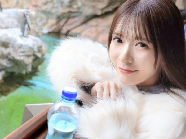 【色白美乳美女との朝からイチャラブSEX】『朝からエッチしよっ♡』スレンダーな美乳美女とモーニングセックス！寝起きに乳首を舐められ、朝勃ちチンポをフェラされ、そのまま朝から激しくハメまくる！朝からエロすぎるイチャラブ性交！