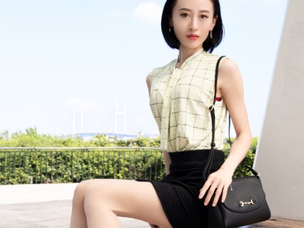 【人妻の禁断の欲望】『我慢できないの…』セックスレスに悶える美熟女が他人棒で火照るカラダを解放！手マンで溢れる愛液、人妻の性欲が爆発する不倫セックス♡