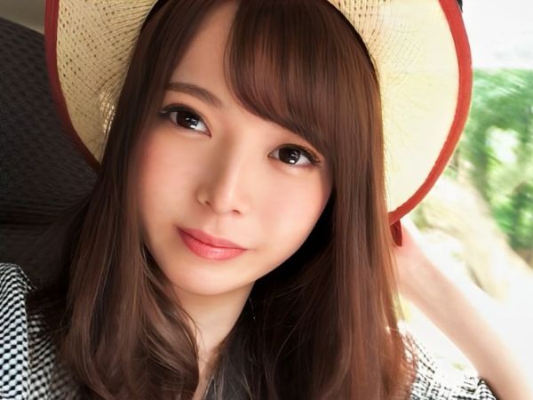 【車内フェラからホテルへ】『誰か来ないよね…？』緊張感MAXの車内でデカチンをじゅぽじゅぽフェラする美少女！我慢できずホテルに直行、2回戦では激しく乱れまくる！♡
