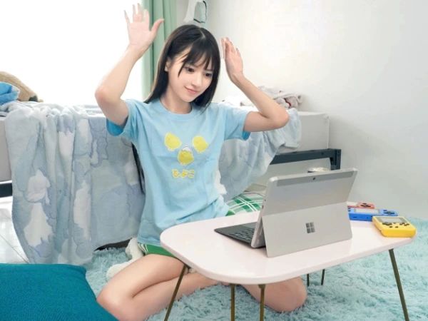 【元アイドル引きこもり美少女】ちっぱいスレンダーなカラダがチンポ快楽に溺れる！ニート生活から一転、性欲解放で激イキしまくる濃厚セックス♡