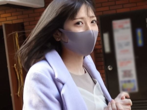 【色白美巨乳OLのヤリマン実態】『もっと奥まで…』セフレ複数持ちの美人OLがマスク越しの淫乱プレイ！騎乗位＆バックで激しく突かれ、プリケツ美尻にザーメンぶっかけられちゃう！エロすぎる本気セックスに悶絶必至！♡